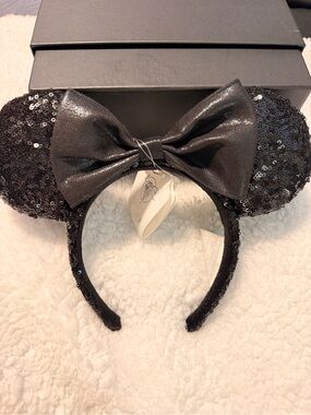 Disney Parks Black Sequin Minnie Mouse Ears Headband Black Bow NWT Adult